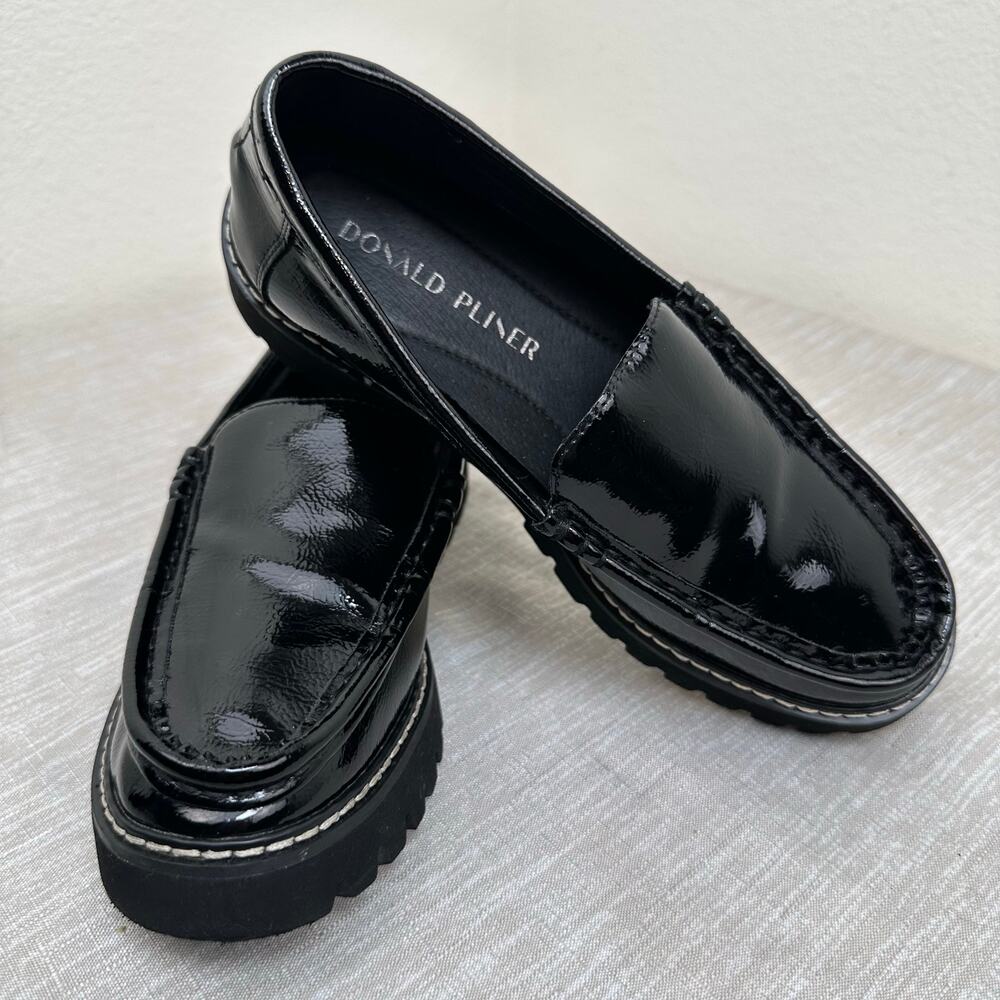 Donald Pliner Women Black Patent Lug Sole Loafers Slip On Size 6 - Picture 2 of 12